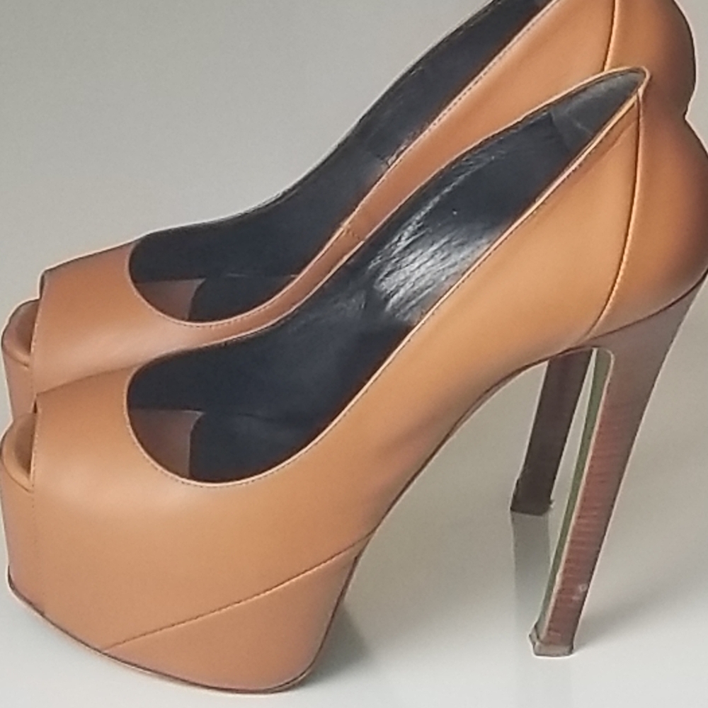 RUTHIE DAVIS Hamel Pumps Size 7.5